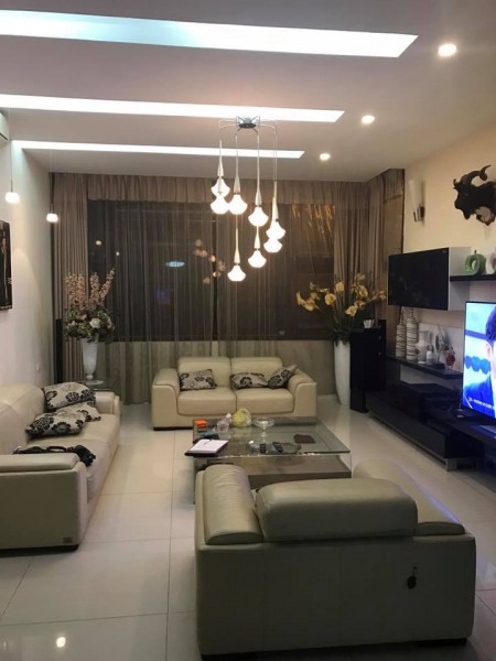 Chính Chủ Bán Nhà Thái Thái Hà, 5 tầng 32m2 5 tầng mặt tiền 4m giá bán 8.2 tỷ