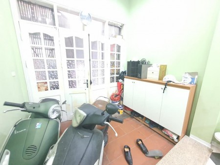 Nhà Đào Tấn diện tích sử dụng 32m2 đúc 3 tầng, gần ô tô, giá bán 2.55 tỷ