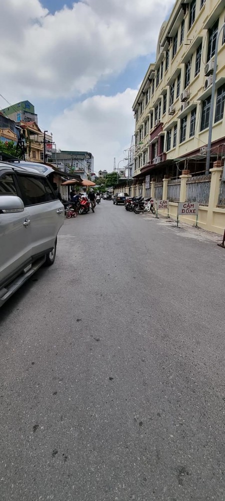 Bán nhà 102 ngay Thanh Nhàn, giá chỉ 1 tỷ, có nhà mặt đường ô tô tránh, mặt tiền 4m