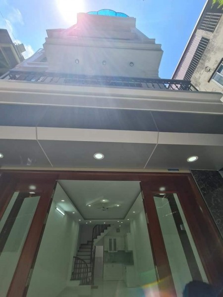 Bán nhà đẹp lung linh gần phố Tam Trinh, dt 40m2, 4 tầng đúc, nhỉnh 3 tỷ, lhcc