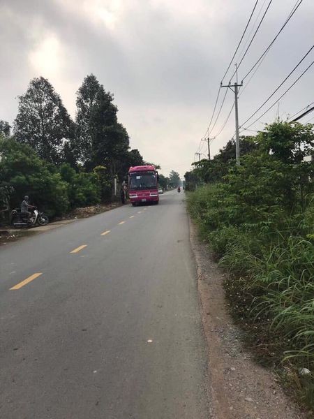 Chủ nhà gửi bán đất nền 1000m2 tại Phú Hòa Đông 2 mt đường có 400m2 thổ cư chỉ 10ty LH: 0982638022