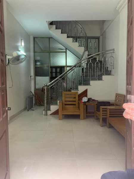 Bán gấp nhà Lê Quang Đạo, gần phố, ngõ rộng 35m2 giá bán chỉ 2.75 tỷ, 4 tầng