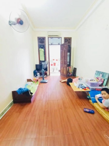 Bán nhà phố Hoàng Mai, quận Hoàng Mai Lô Góc 15m ra ôtô dt 30m2, 5 tầng, giá 2.7 tỷ