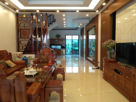 Bán nhà lô góc phố Hoàng Cầu Đống Đa, diện tích 60m2, 5 tầng, ô tô giá 6.2 tỷ