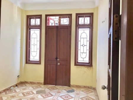 Bán nhà Tây Hồ, Lạc Long Quân, Hồ Tây, Trích Sài, 5 tầng đúc, giá 2.87 tỷ, cách ô tô 20m