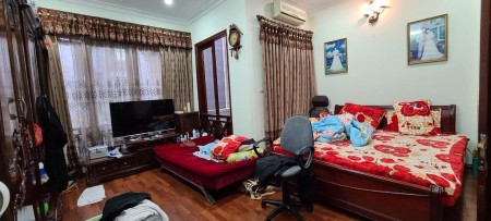 Nhà bán Nguyễn Chí Thanh diện tích 98m2 5 tầng mt 5 giá chỉ 10 tỷ trung tâm Đống Đa