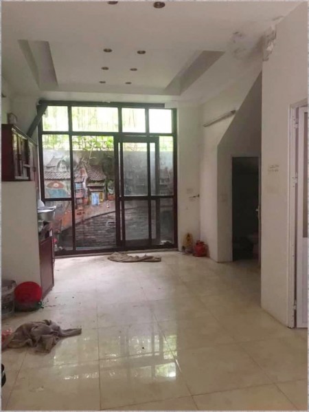 Bán nhà Biệt thự Hồ Tây 110m Ô tô vào nhà Giá chỉ bằng nhà ngõ, lh 0975648579