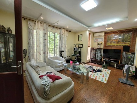 Phố Vip Đống Đa Đặng Văn Ngữ ô tô tránh, 7 chỗ vào nhà, gần hồ dt 115m2, 4 tầng chỉ 150tr/m2