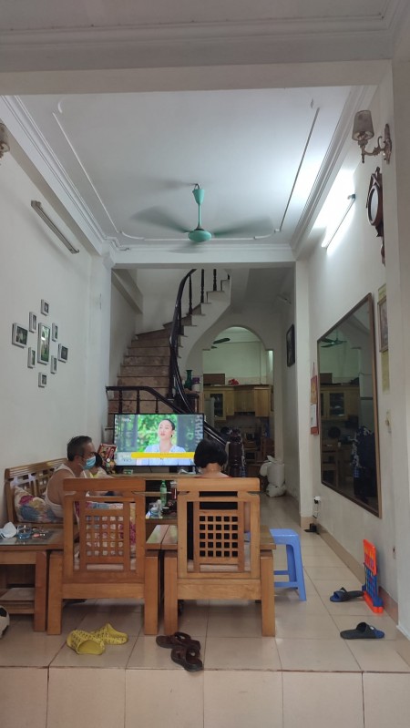 Bán nhà Đa Sỹ 40m2, ô tô đô cửa chỉ hơn 3 tỷ, an sinh tốt, tiện ích đầy đủ