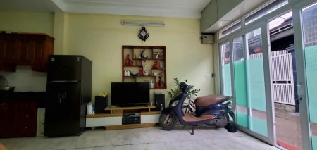 Nhà đẹp Phúc Lợi ở ngay, ôtô, dtsd 30m2, 5 tầng, mặt tiền 4.3m, giá 2.4 Tỷ, sổ sẵn
