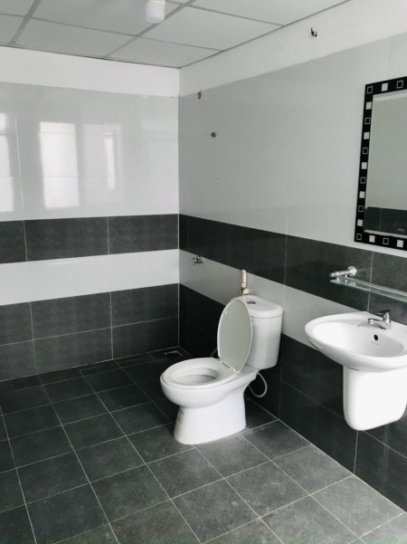 Bán nhà 1 trệt, 3 lầu Nguyễn Gia Trí, Bình Thạnh, hẻm Siêu vip, dt 4.2mx20m, giá 16.2 tỷ