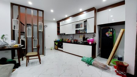 Bán nhà phố Chùa Quỳnh ngõ to rộng diện tích sử dụng 35m2, 5 tầng, giá 3 tỷ