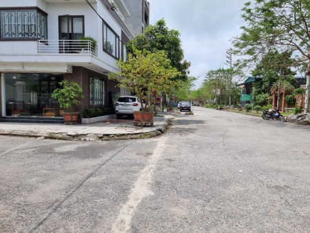 Bán nhanh lô đất rộng 80m2 ngang 6,7m đượng nhựa 12m giá bán 1 tỷ 450 triệu