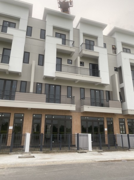 Bán căn Shophouse diện tích sử dụng 75m2 (5x15) mặt đường 14,5m giá chỉ 3,7 tỷ