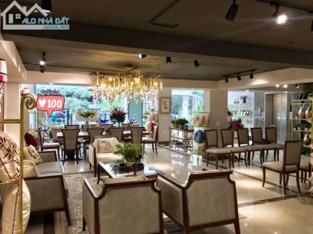 Bán Nhà Phố Duy Tân 90M, 5 Tầng, 12M mặt tiền, Lô Góc đắc địa View Café cực đẹp.