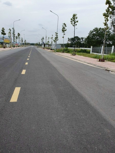 Chủ cần tiền gấp bán lô đất 70m2, giá 550tr, ngay kcn Bàu Bàng gần quốc lộ 13 ở Lai Uyên