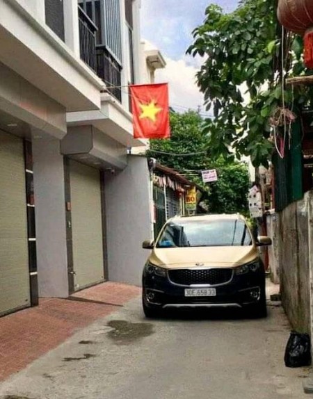 Bán nhà nguyên căn 5 tầng ngay toà nhà Mipec Long Biên, ô tô vào nhà ngõ thông