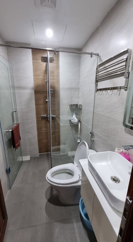 Bán lô góc, nhỉnh 4 tỷ nhà diện tích rộng 50m2, 5 tầng, kinh doanh sầm uất, lh 0987006872