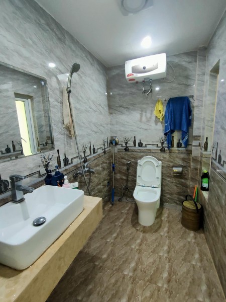 Bán Gấp Nhà Phân Lô Oto Tránh Phố Lạc Trung 88m2 MT 4m5 5 tầng Giá 14,8 tỷ