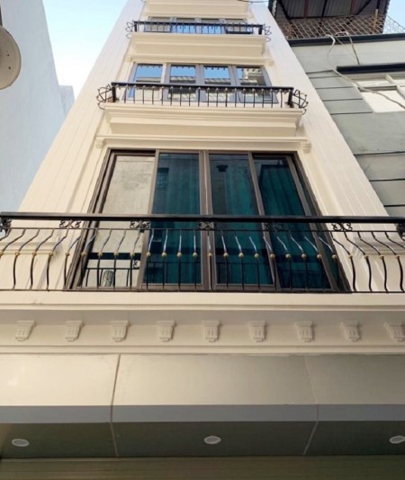 Bán nhà chỉ. nhỉnh 1.8 tỷ, có nhà diện tích 35m2, 4 tầng nhà mới toanh, gần chợ, sổ đẹp