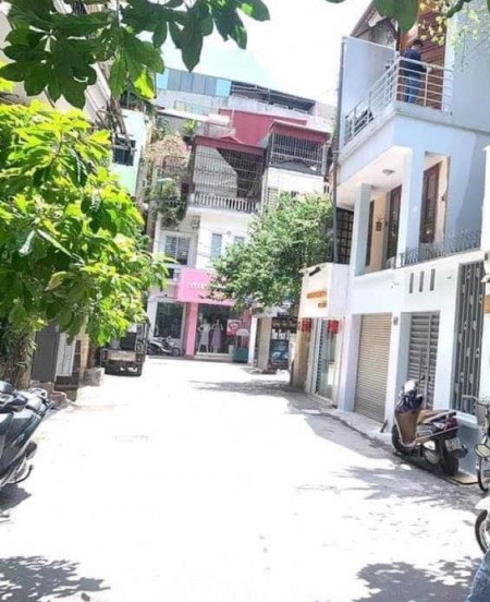 Bán nhà Mặt phố Đặng Văn Ngữ 160m - Mặt tiền siêu rộng, 2 thoáng trước sau- Giá Đầu tư