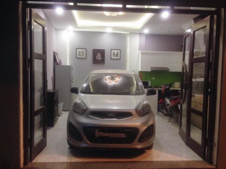 Bán nhà đẹp Lê Trọng Tấn Quận Thanh Xuân ô tô vào nhà, giá bán 3,95 tỷ.