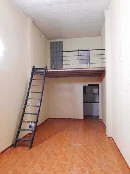 Bán nhà nguyên căn diện tích 30m2, trung tâm Quận, sổ đỏ chính chủ, giá 1.8 tỷ