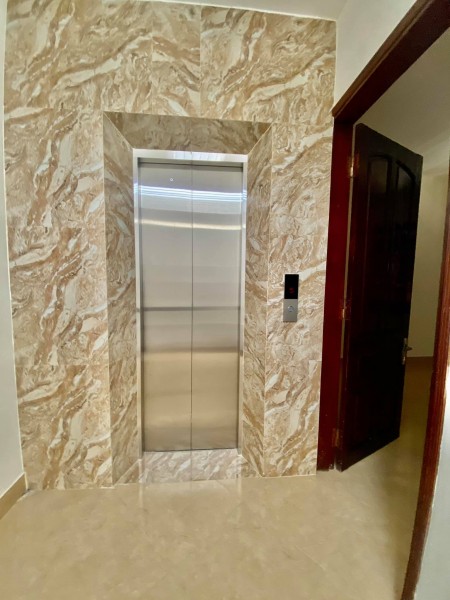Bán Nhà cách mặt phố Vũ Ngọc Phan 30m, 3 mặt thoáng, 2 mặt tiền, phân lô thang máy, giá 13.5 tỷ