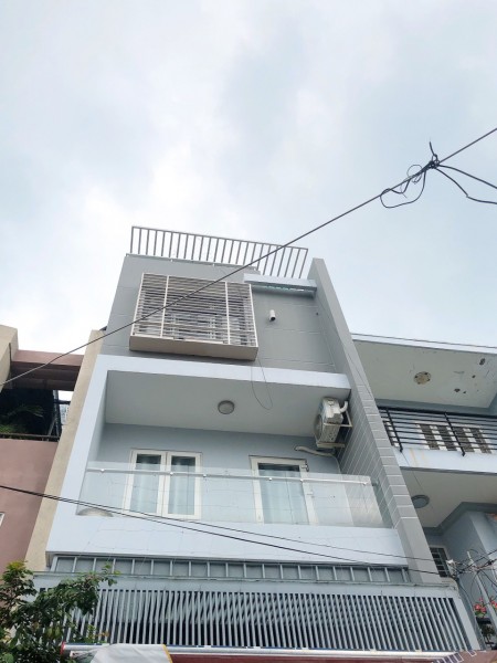 Bán nhà đường Ba Tháng 2 có 3 tầng, gần siêu thị giá dưới 5 tỷ, vị trí đẹp