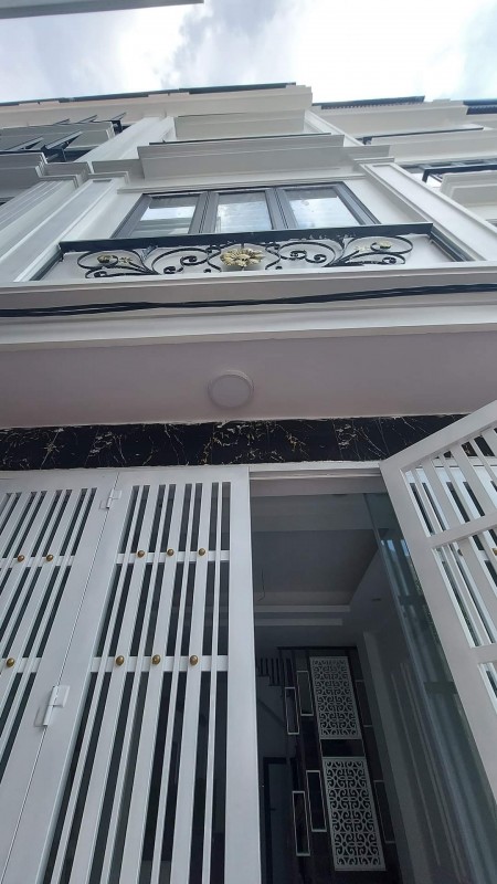 Nhà đẹp Trương Định, trung tâm Quận Hoàng Mai, gần ô tô dt 30m2, 4 tầng, giá 2.45 tỷ
