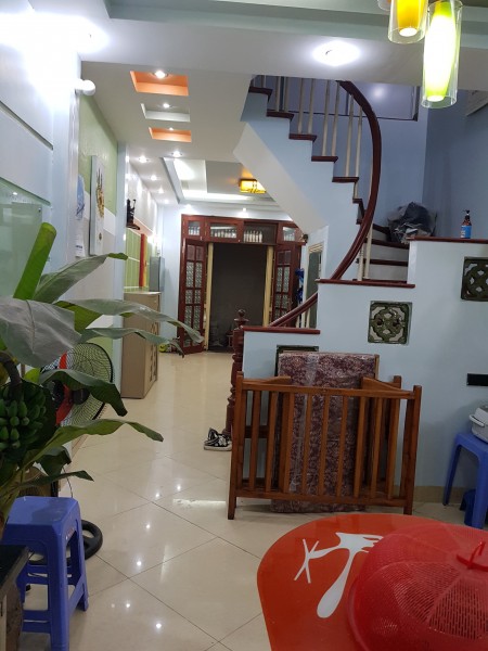 Nhà đẹp đầu phố Lê Duẩn, mt rộng, ngõ thoáng, 5. tầng đúc, dt 47m2, giá siêu đẹp