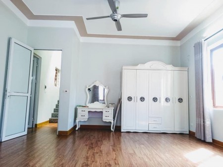 Bán thửa vuông đẹp, mặt tiền rộng, phố Ngọc Lâm, Quận Long Biên diện tích sử dụng 120m2, giá 8 tỷ