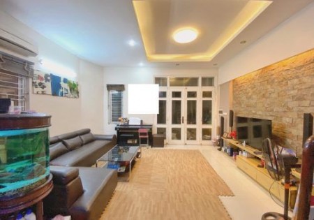Bán nhà Võ Chí Công Quận Cầu Giấy, dt 60m2, 4 tầng, lô góc, ngõ to, giá chỉ 4.65 tỷ