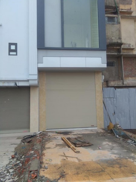 Bán nhà 3 tầng mặt phố lớn Kim Mã, kinh doanh sầm uất, giá chỉ 6,5 tỷ