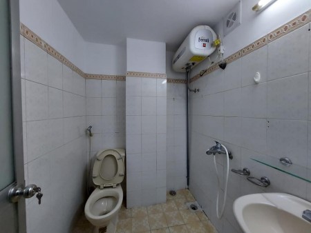 Nhỉnh 3 tỷ, có nhà Cầu Giấy, dt 37m2, 3 tầng đúc bê tông, ngõ nông thông 3 mặt thoáng