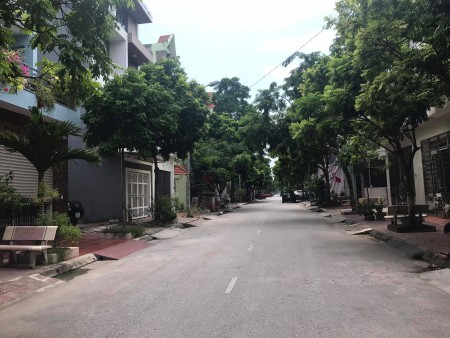Bán đất mặt phố Đông Nam Cường, dt 175.5m2, mt 9m, đường 13.5m, giá đầu tư