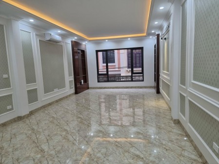 Bán nhà 68m2 7 tầng, mt 4,5m đường ô tô tránh nhau tại Cầu Giấy. Kinh doanh văn phòng. Trên 10 tỷ