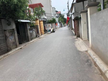 Bán đất đẹp Ngọc Thuỵ, dt 120m2, đường to ô tô vào giá bán rẻ chỉ 4.1 tỷ, lhcc