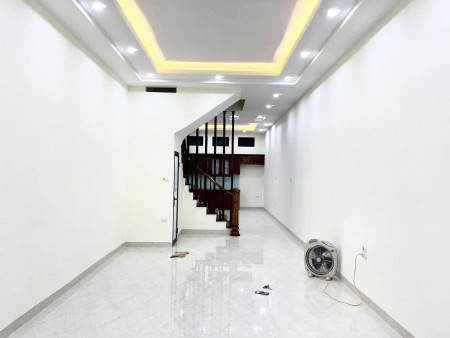 Bán nhà Hoàng Văn Thái, 4 tầng mới, dt 61m2 mt 4m, giá 6.7 tỷ, sổ vuông nở hậu