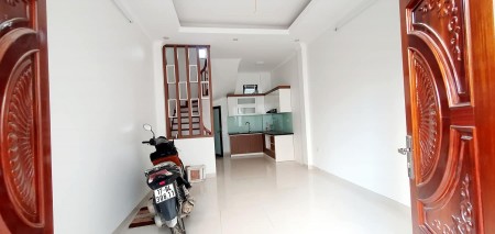 Sốc bán chỉ 2.95 tỷ. Nhà đẹp ở ngay Hồ Tùng Mậu, diện tích 30m2, 5 tầng ô tô đỗ