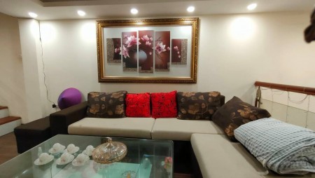 Bán nhà phố Kim Mã Ba Đình, diện tích 35m2 đúc 5 tầng, full nội thất ở ngay, lhcc
