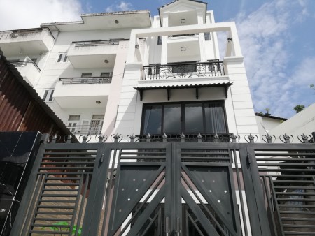 Nhà mới xây 4 tầng. Cạnh trung tâm Hội Nghị White Palace, giá bán 9,1 tỷ, bàn giao ngay
