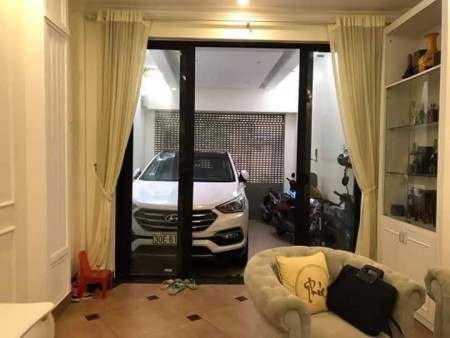 Nguyễn Khánh Toàn, nhà rộng 84m xây 7 tầng, Ô tô, thang máy, 2 mặt thoáng, giá 12.5 tỷ