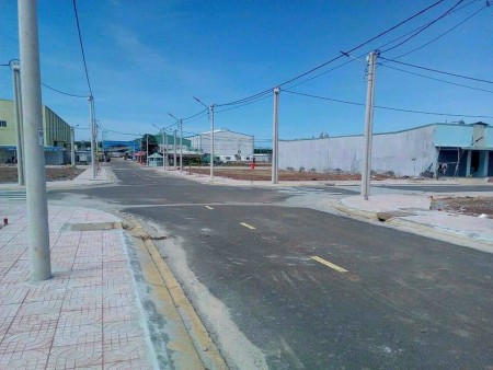 Ông anh mình kẹt tiền cần bán gấp lô đất mặt tiền trung tâm thương mại Bàu Bàng