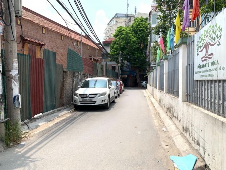 Nhà Xây Mới Ở Thụy Khuê vị trí đẹp ngõ thông 3 Gác Đua, nội thất sang trọng