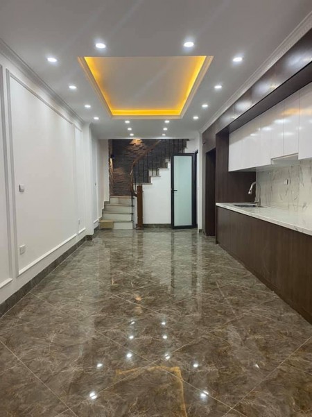 Chủ cần bán phố Vương Thừa Vũ, dt 42m2, vị trí trung tâm Thanh Xuân, phân lô Quân Đội, dân trí cao