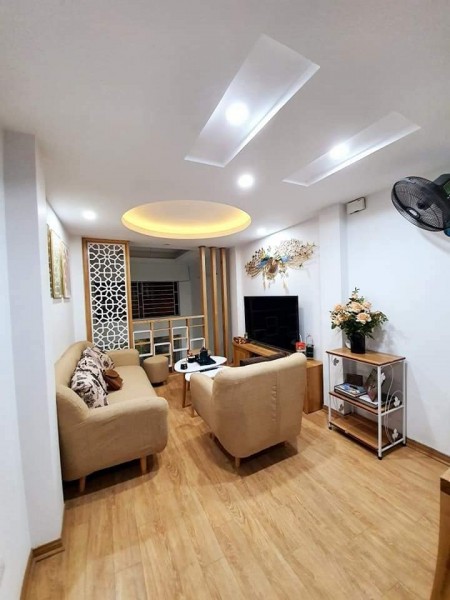 Bán nhà Định Công Thượng 40m2, mới đẹp ở ngay, nội thất sịn, ngõ thoáng sáng giá 3.4 tỷ