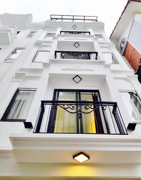 Bán nhà Ngọc Lâm Long Biên, nhà mới ở luôn thoáng trước sau, ô tô đỗ cửa
