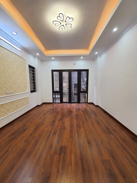 Bán nhà mới đẹp, ngõ 38 Xuân La, Tây Hồ, dt 32m2, 5 tầng, MT 3.6m, giá bán 3.6 tỷ