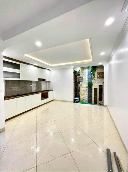 Nhỉnh 3 tỷ nhà phố Đa Sỹ, 5 tầng diện tích sử dụng 41m2, 5 tầng đúc, sổ đẹp nở hậu